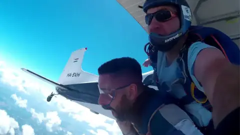 Tandemugrás Kaposvár mellett 4000 méterről repülőgépből 4
