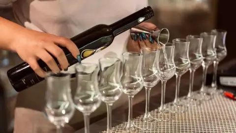 Választható pálinka vagy bor kóstolócsomag hidegtállal 4