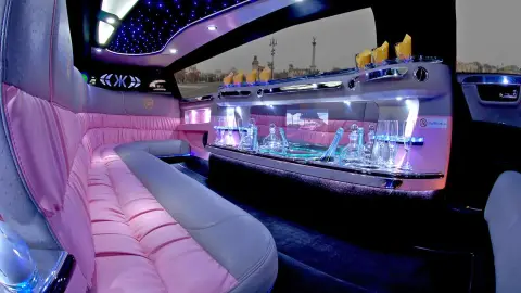 Pink Cadillac limuzin 4