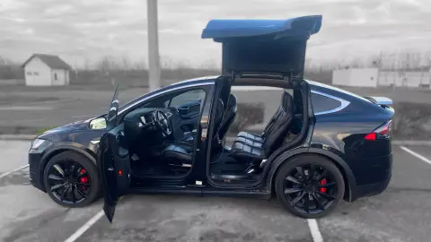 824 lóerős Tesla X vezetés / Ízelítő csomag