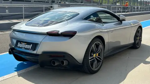 612 Lóerős gyönyörűséges Ferrari ROMA bérlése 6