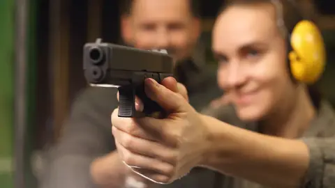 Csajos lövészeti csomag, hivatásos testőr oktatóval és oktatással 1