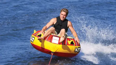 Fánkozás(Vízi adrenalinbob) Esztergomnál a nagy Dunán 3