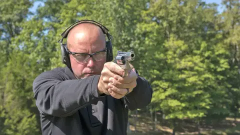 Revolverhős élménylövészeti csomag a Dorogi Lőtéren 3