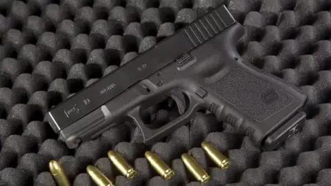 James Bond lövészeti csomag a Pécsi lőtéren 2