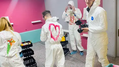 Randizzatok a Fröcskölőben és ajándék desszert és ital a koccintáshoz