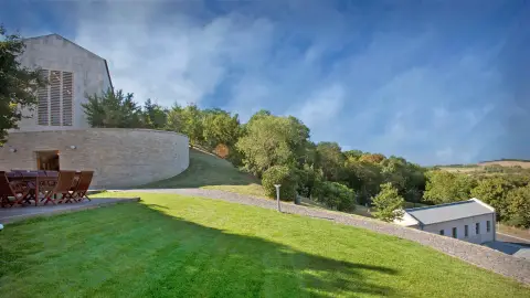 Pannonhalmi Apátsági Pincelátogatás 7 boros kóstolással 5