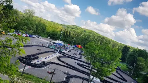 10+1 futamos Gokart bérlet a Hungaroring gokartpályáján (2 fő használhatja fel) 1