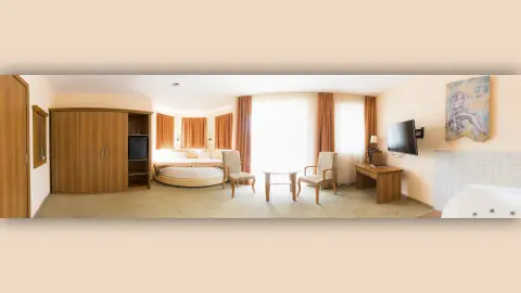 Jakuzzis-körágyas lakosztály Aprhodite hotelben Zalakaroson 2