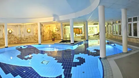 Jakuzzis-körágyas lakosztály Aprhodite hotelben Zalakaroson 4