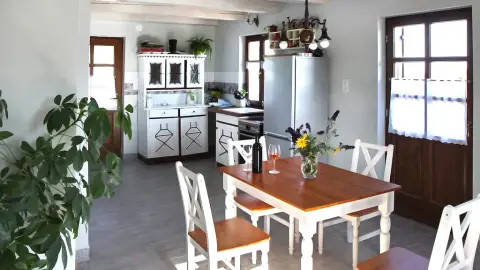 Házikó a hegytetőn a Balaton-felvidéken 4