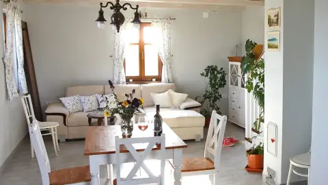 Házikó a hegytetőn a Balaton-felvidéken 2