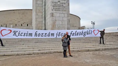 Helikopteres városnézés és lánykérés ponyvával 2