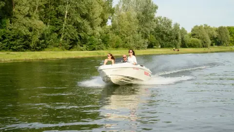 2 órás motorcsónak túra engedély nélkül vezethető ROTO 450 S Family hajóval 3