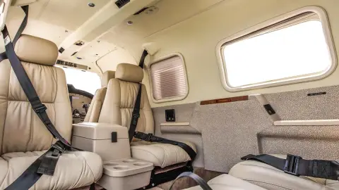 Családi élményrepülés Piper Senecával 5 fő részére 3