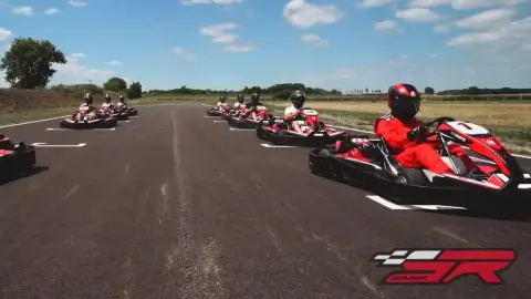 Gokart futam sebességmániásoknak a Seregélyesi profi pályán