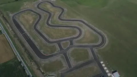 Gokart futam sebességmániásoknak a Seregélyesi profi pályán 2