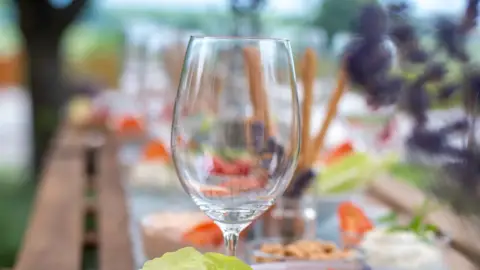 Borkóstoló hidegtállal Etyeken a Zoád Borteraszon 3