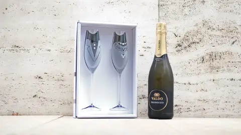 Egyedi Férfi-Nő pezsgőspohár nászajándékba, évfordulóra vicces designnal 5