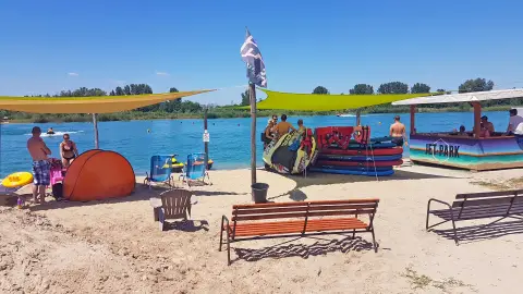 Flyboard élmény tengerkék tavon Budapest szélén 7