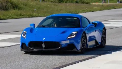Maserati MC20 élményvezetés a Kakucs Ringen 2