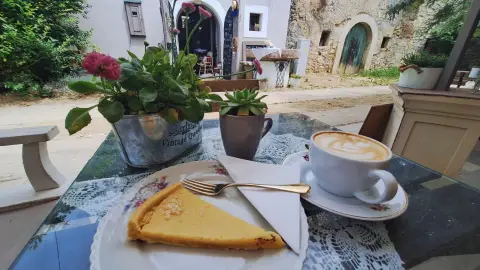 Élj a mának! Bőséges reggeli a C’est la vie Caféban, Pátyon 11