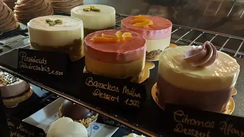 Élj a mának! Bőséges reggeli a C’est la vie Caféban, Pátyon 9